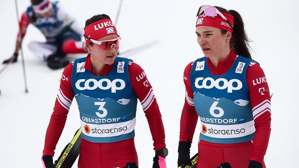 Natalia Neprjajeva (oik.) näkyi Julia Stupakin somevideolla vaatteiden vaihdossa.