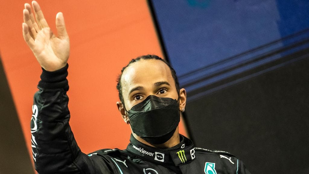 Lewis Hamiltonin uran jatko on vaakalaudalla.