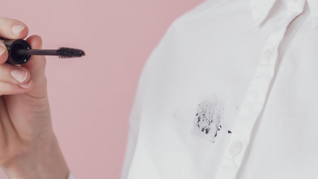 ripsiväriä paidalla