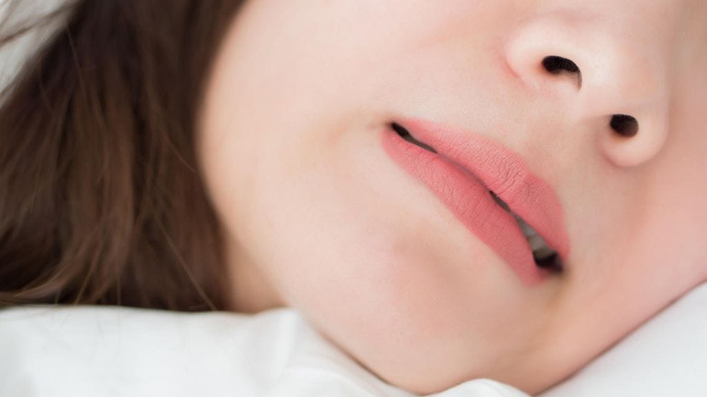 Usein hampaiden narskuttelun taustalla on stressiä ja hermostuneisuutta. Kuvituskuva.