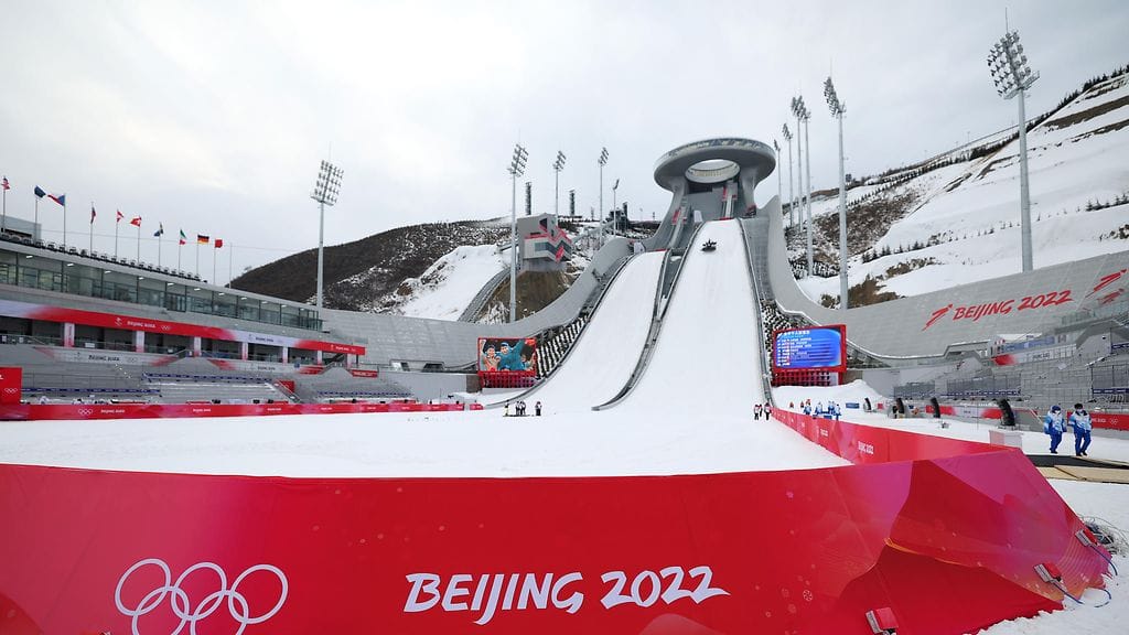 Naisten mäkihypyn kärkinimi Marita Kramer jää sivuun Pekingistä.