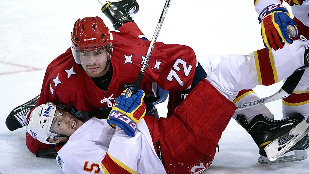 Siim Liivik ja Jarkko Ruutu painivat jo ensimmäisessä HIFK:n ja Jokerien kohtaamisessa.