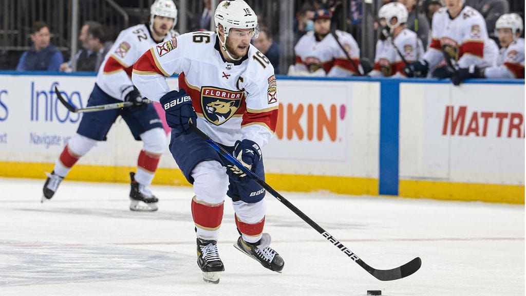 Aleksander Barkov vietti kahden tehopisteen iltaa NHL:ssä.