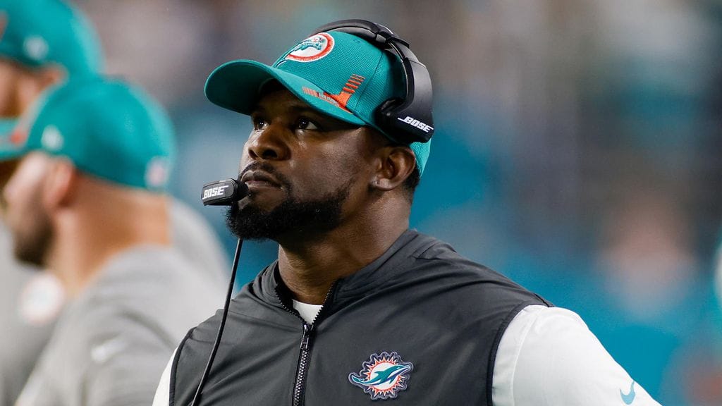 Brian Flores sai potkut Miami Dolphinsin päävalmentajan paikalta.