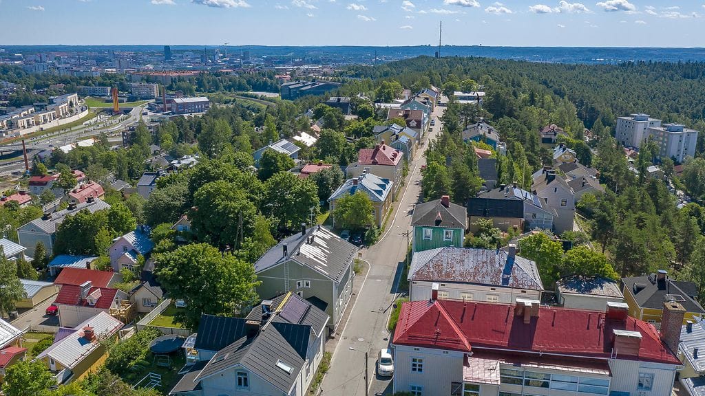 Hallitus esittää lupalakiin lisättäväksi, että ulkomaalaisten hankkimat kiinteistöt eivät saisi uhata kansallista turvallisuutta.