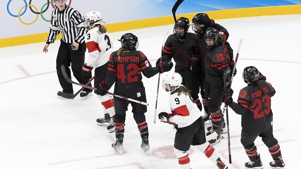 Kanadan naiset takoivat Sveitsin verkkoon peräti 12 maalia.