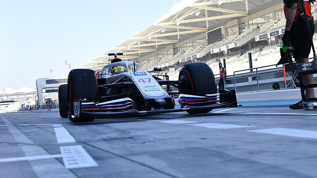 Mick Schumacherin ja Nikita Mazepin uusi F1-auto esiteltiin ensimmäisenä uusista menopeleistä.