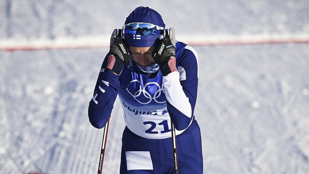 Anne Kyllönen hamuaa Pekingin olympialaisissa päämatkalleen 10 kilometrin perinteisen kisaan, mutta valintapuolella on ruuhkaa. Kun jutussa mainittu suomalaisviisikko oli edellisen kerran samalla viivalla 10 kilometrin perinteisen kisassa Rukalla viime marraskuussa, Kyllönen oli heistä hitain.