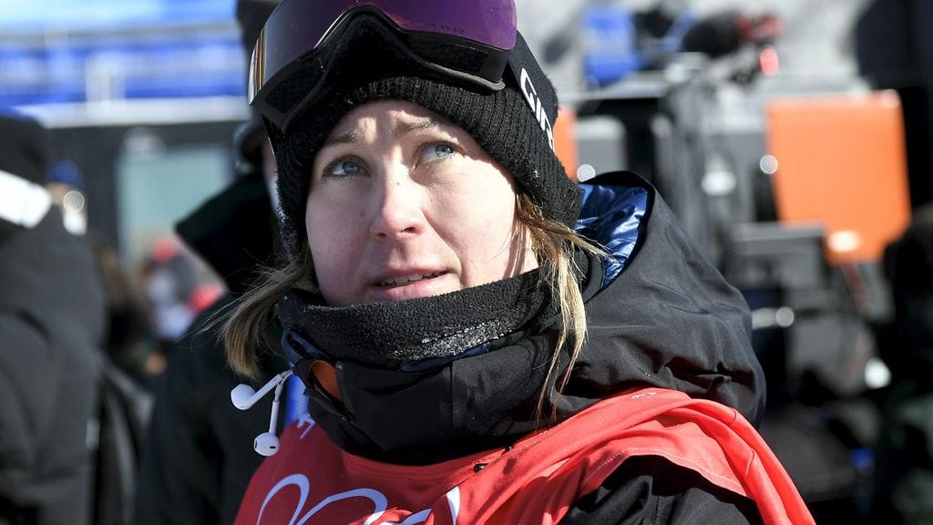 Lumilautailija Enni Rukajärvi haluaa pelastaa talvet ja toivoo luovia ratkaisuja yrityksiltä ja päättäjiltä