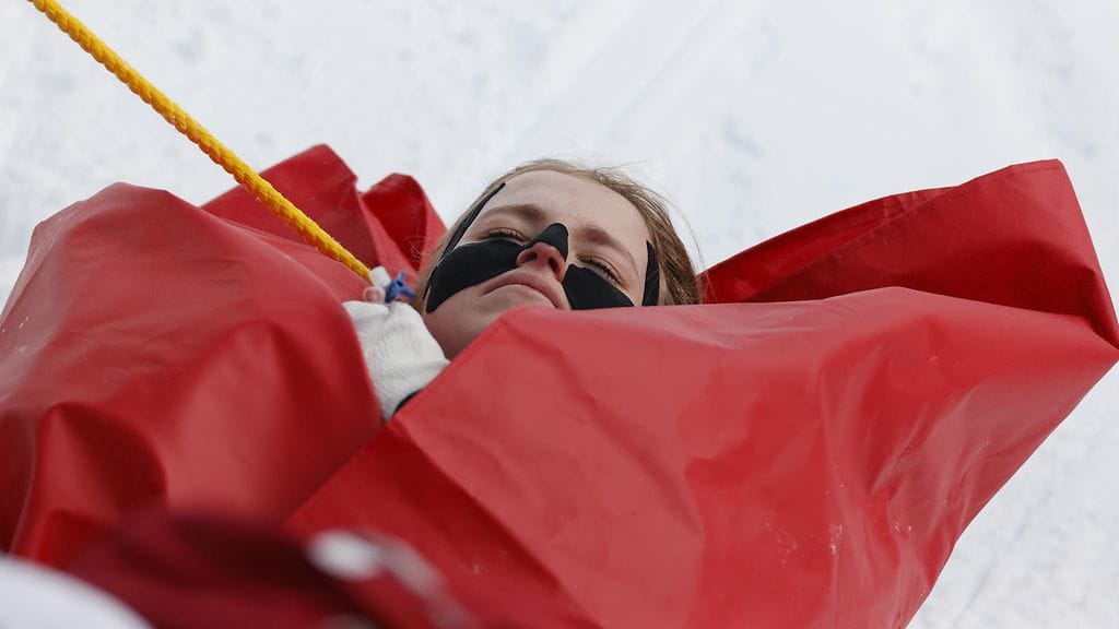 Camille Cerutti loukkaantui naisten syöksylaskussa.
