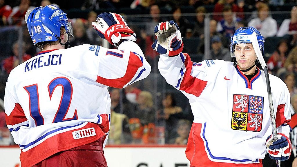 Tshekin Vojtech Mozik ja Daniel Krejci tuulettavat maalia.