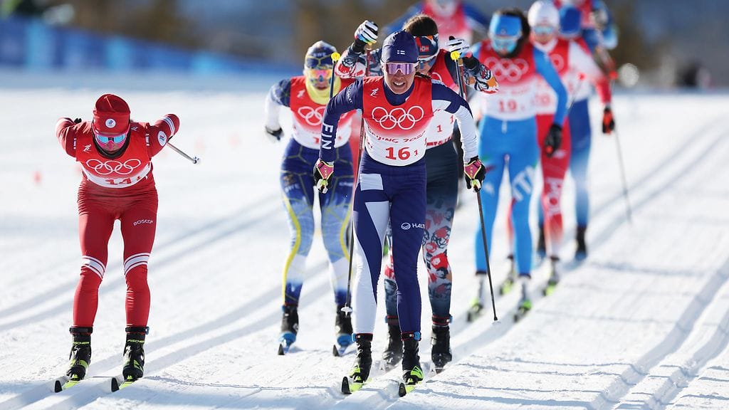 Kerttu Niskanen oli Suomen parin ensimmäinen hiihtäjä välierässä.