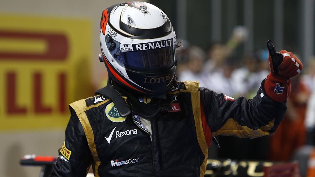 Kimi Räikkönen vetää taas ajohaalarit ylleen.