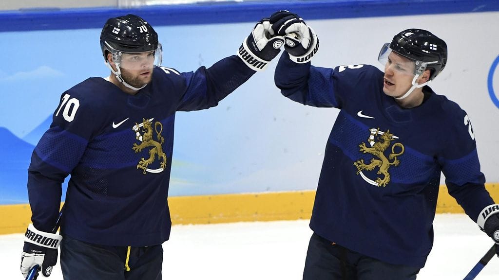 Leijonien Teemu Hartikainen ja Ville Pokka.