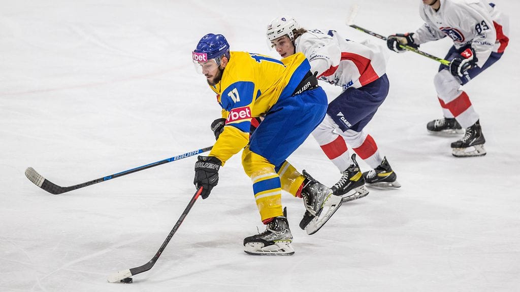 Rangaistu Andrei Deniskin on pelannut myös Ukrainan maajoukkueessa.