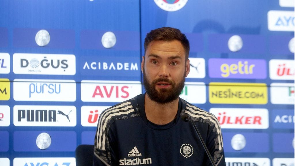 Tim Sparvin mukaan Mestarien liigan loppuottelu tulisi siirtää pois Pietarista.