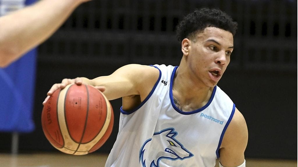 17-vuotias Miro Little on lupaavin suomalainen pelintekijä vuosiin.