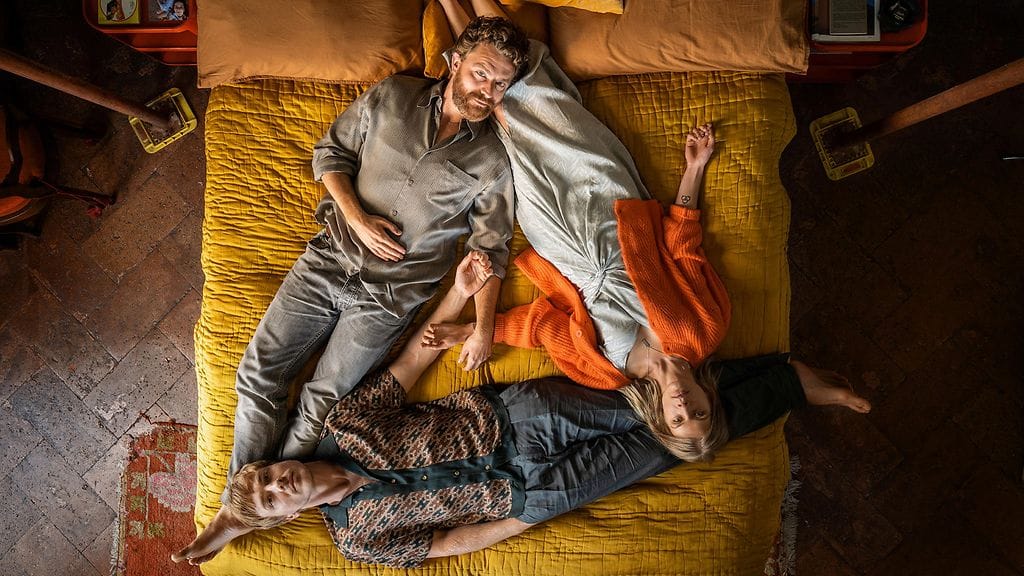 Alina Tomnikov nähdään uutuussarjassa Funeral For A Dog.