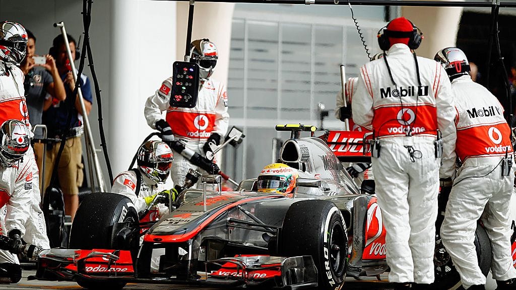 Lewis Hamiltonin varikkopysäyhdyksissä oli ongelmia Bahrainissa.