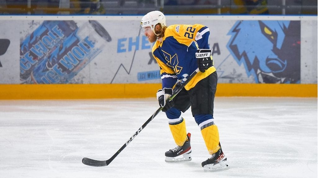 Eetu Moksunen lähti Kiovasta Suomen suurlähetystön kehotuksesta. Torstaina alkanut Venäjän hyökkäys Ukrainaan järkytti Puolassa majailevaa puolustajaa.