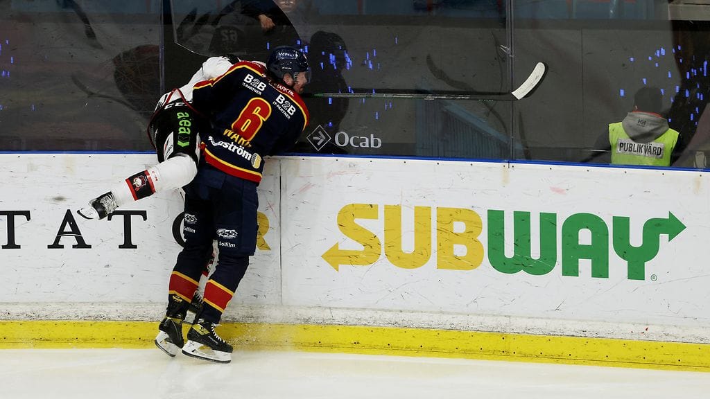 Pleksi hajosi tästä tilanteesta vaarallisella tavalla.