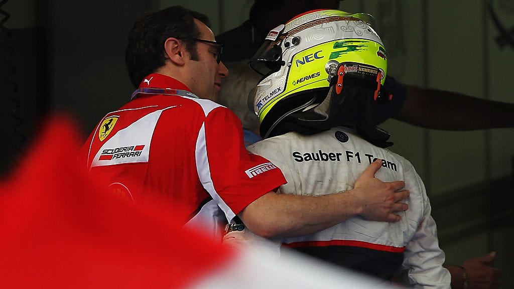 Ferrarin Stefano Domenicali supattaa Sergio Perezille Malesian gp:n jälkeen.