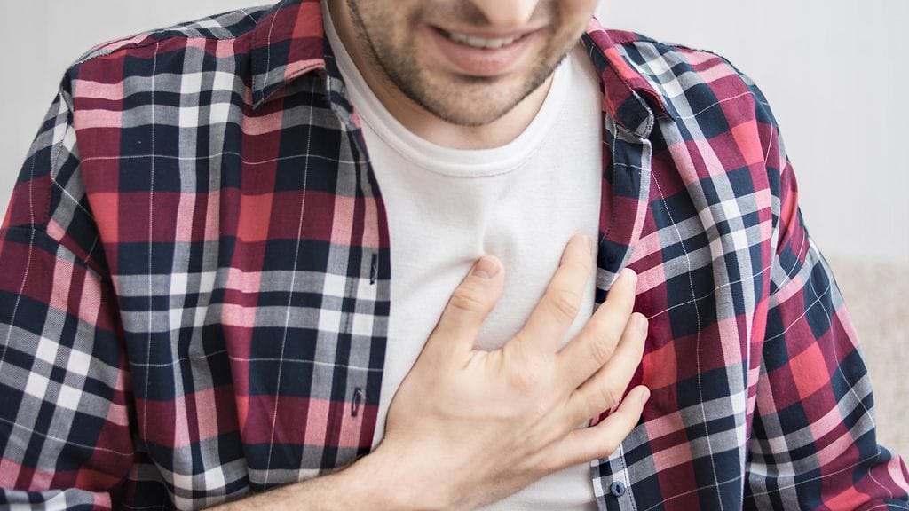 Kofeiinipulverin käyttöön liittyviä kuolemaa on edeltäviä oireita ovat olleet sykkeen kiihtyminen ja rytmihäiriöt. Kuvituskuva.