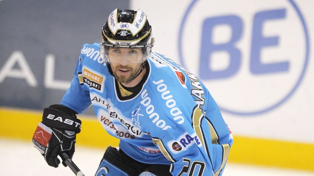 Pelicansin Tommi Paakkolanvaara teki kaksi maalia.