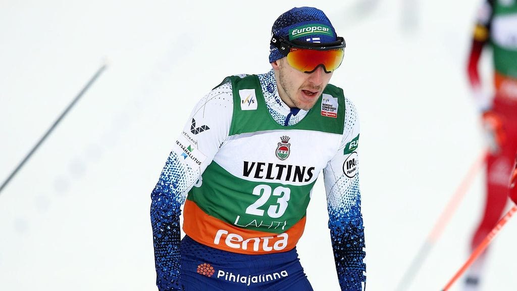 Ilkka Herola teki vahvan nousun hiihto-osuudella.