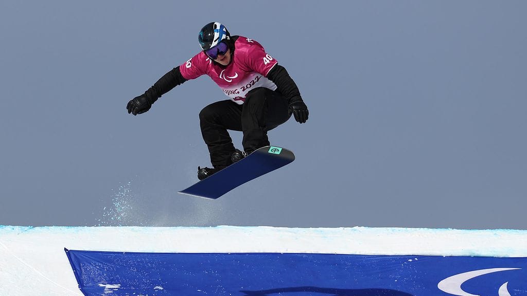 Matti Suur-Hamari lähti Pekingiin hallitsevana lumilautacrossin paralympiavoittajana.