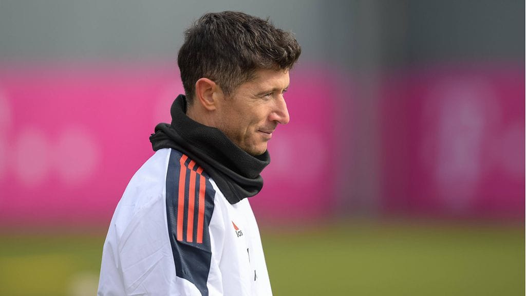 Robert Lewandowski on paukuttanut tällä kaudella 28 maalia Bundesliigassa ja yhdeksän osumaa Mestarien liigassa.