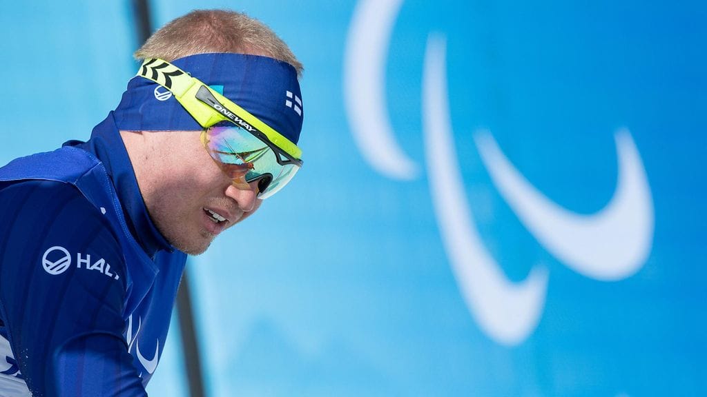 Inkki Inola oli 13:s Pekingin paralympialaisten sprinttihiihdossa.