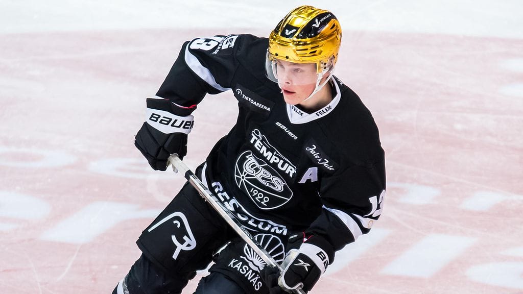 TPS-tähden Juuso Pärssisen loukkaantuminen pysäytti Turussa – Eetu Liukas:"Vaikea sanoa mitään tällä hetkellä"