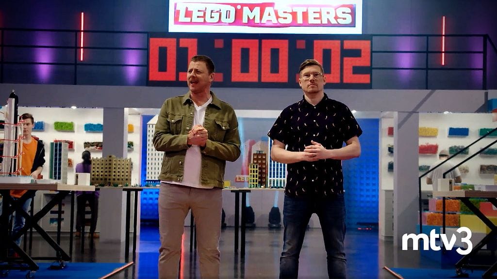 Juontaja Jaakko Saariluoma ja tuomari Esa Nousiainen