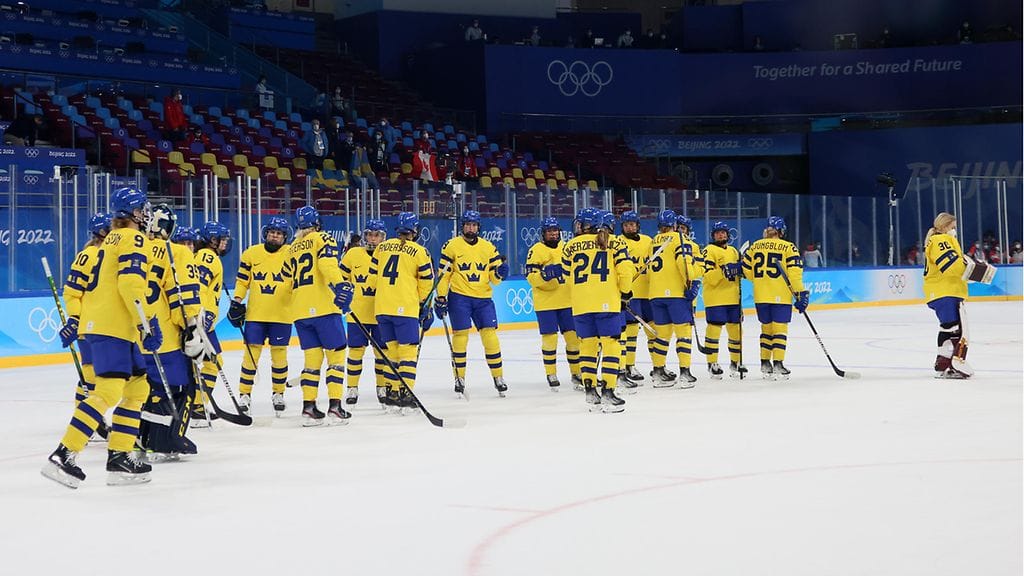 Ruotsin naisten jääkiekkomaajoukkue putosi A-sarjasta vuoden 2019 MM-kisoissa. Kuva Pekingin talviolympialaisista, jossa Ruotsi eteni puolivälieriin.