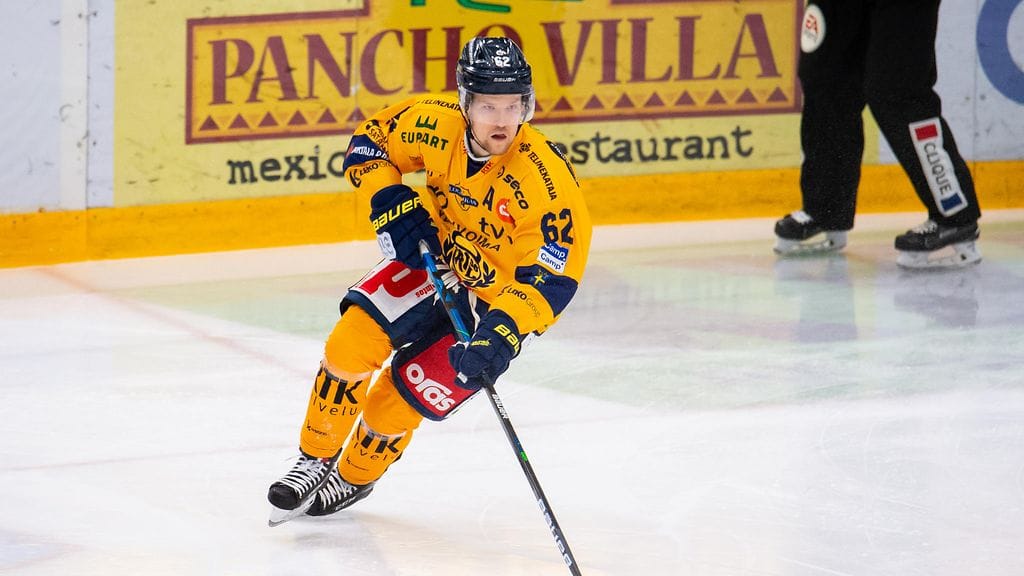 Lukko tekee 0-1 maalin