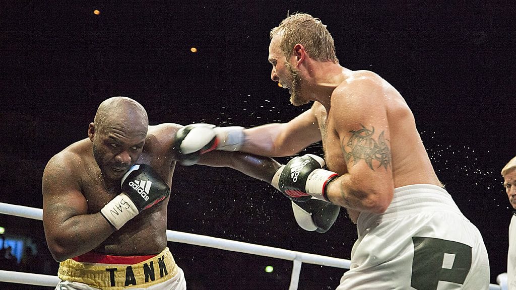 Robert Helenius rankaisi Sherman Williamsia kovilla iskuilla.