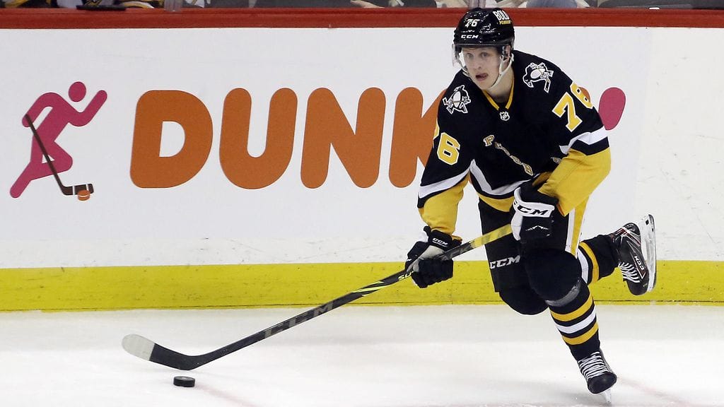 Valtteri Puustinen syötti Jeff Carterin läpiajoon ensimmäisessä NHL-ottelussaan.