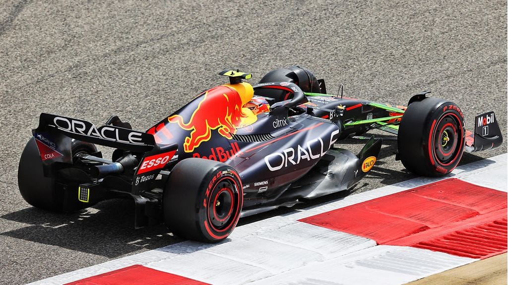 Sergio Perez kiidätti uusittua Red Bullia Bahrainin F1-testien päätöspäivänä.