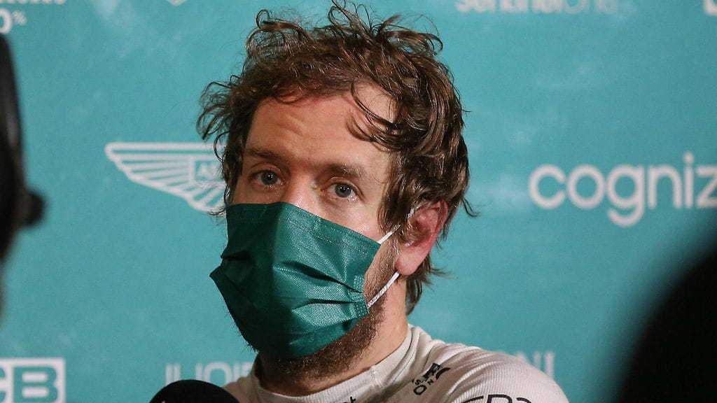 Sebastian Vettel ajaisi mieluummin turistibussia kuin simulaattoria ennen kisaviikonloppua.
