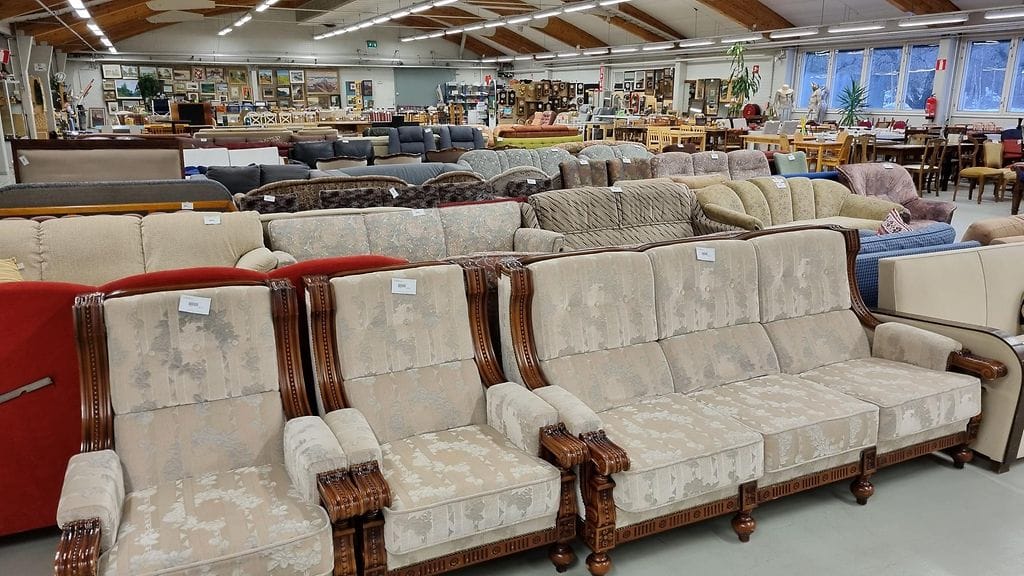 ÄLÄ KÄYTÄ Turun Ekotori, sohvia