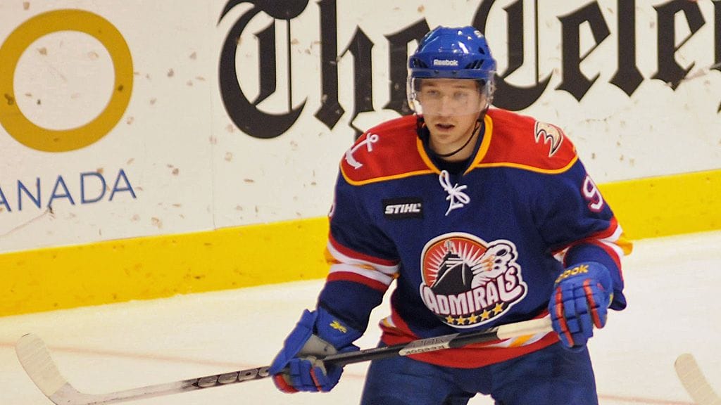 Sami Vatanen Norfolk Admiralsin paidassa.