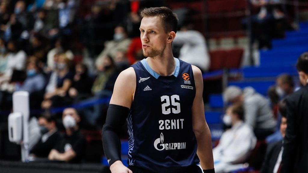 Mateusz Ponitkan paluu Pietarin Zenitin vahvuuteen puhuttaa Puolassa.