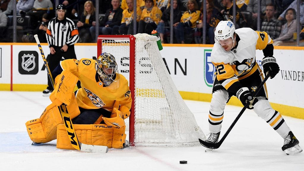 Juuse Saros pysäytti Kasperi Kapasenkin maalintekoyritykset.