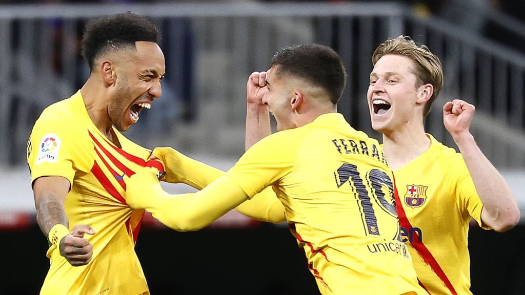 Pierre-Emerick Aubameyang (vas.) höykytti Realia kahdella maalilla.