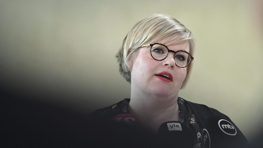 Ministeriöt eivät ole päässeet sopuun jakeluvelvoitteen uudelleen arvioinnista, sanoo Annika Saarikko.