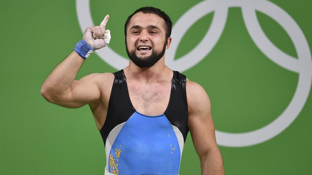 Nijat Rahimov menettää vuoden 2016 painnonnoston olympiakullan.