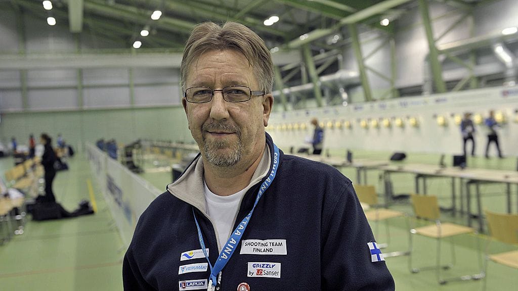 Juha Hirvi ottaa isompaa roolia ampumahiihtomaajoukkueen valmennuksessa.