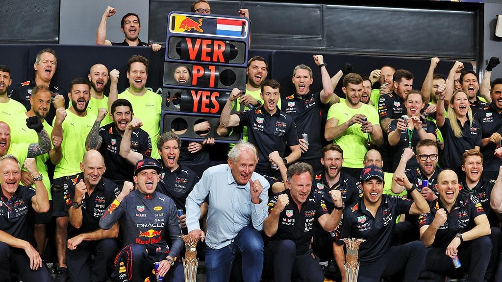 Red Bull pääsi avaamaan Saudi-Arabiassa kauden 2022 voittotilinsä.