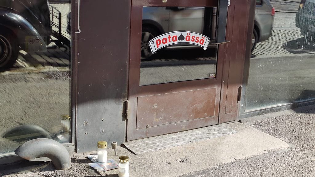 Ampuminen tapahtui ravintola Pataässän edustalla Helsingissä maaliskuussa 2022.